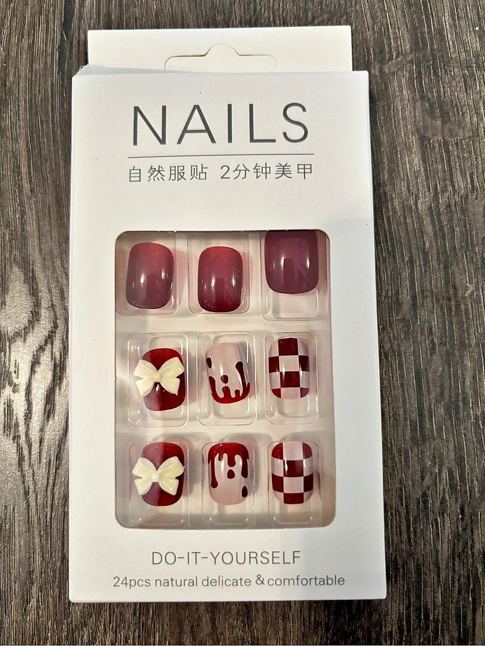 Red & White Checkered Press-On Nails